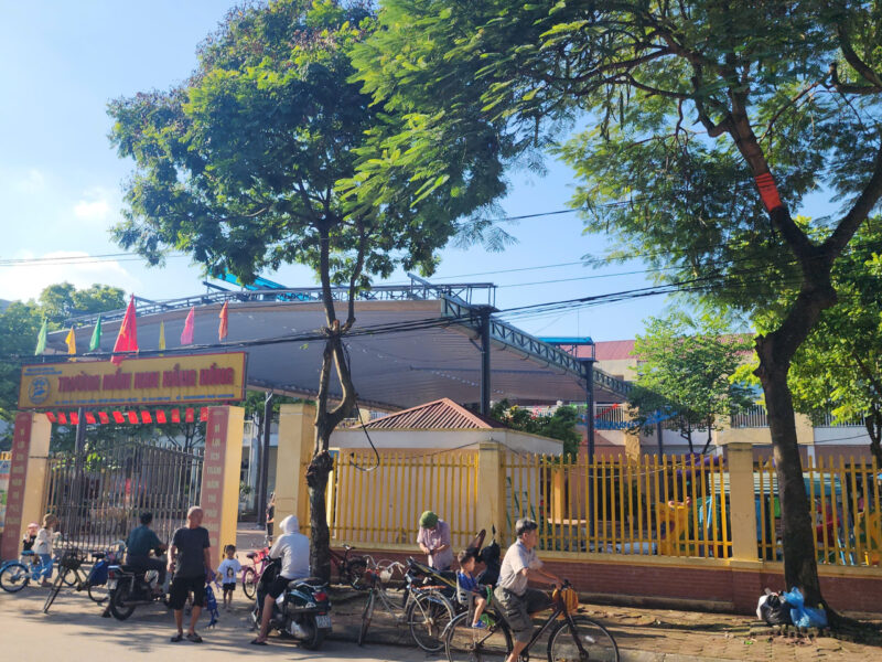 Bạt xếp 19
